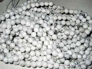 - Pietre Dure Forate a Filo - HOWLITE sfera 8 mm 46-50 pz ca. - Picture 1 of 1