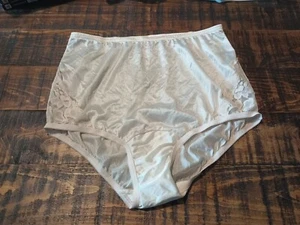 SLIP MUTANDINE VINTAGE VANITY FAIR SOTTILE semi trasparente avorio anni 90 tg 6 Sissy/Hostess - Foto 1 di 5