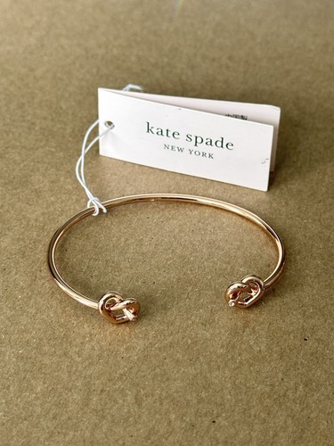 ? Bracciale Kate Spade New York Nodo Tono Oro Rosa Accenti Cristallo