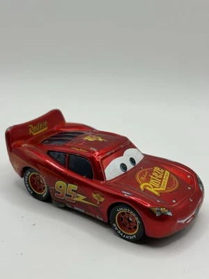 USADOS Disney Pixar Cars 2 DK Exclusivo Metálico Hudson Hornet Lightning McQueen  Foto 1 de 4