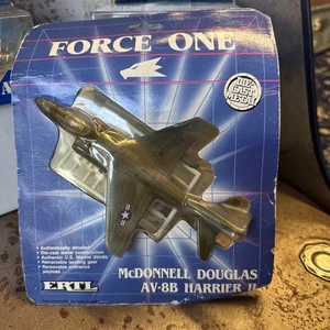ERTL FORCE ONE DIECAST USAF McDonnell Douglas av-8b harrier 2 ATTACK  AIRCRAFT - Picture 1 of 5