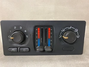 2006 Silverado 3500 Manual Temperature Control CJ3 No Defrost OEM 15832313 - Picture 1 of 10