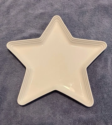 Vajilla Le Creuset Star Platter de porcelana blanca de 14 pulgadas Foto 1 de 2