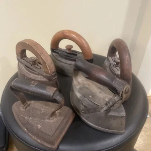 Antique Vtg Cast Iron Sad Iron Americana Decor Collection 5 Souderton Pa Asbesto - Picture 1 of 6