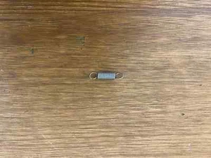 Replacement Key Spring for Roland D10 Synthesizer Synthesiser - Picture 1 of 4