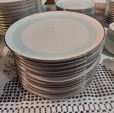 Juego de vajilla Noritake Ivory China, Celia 7086, platos de ensalada de 8,5" - Impresionante Foto 1 de 4