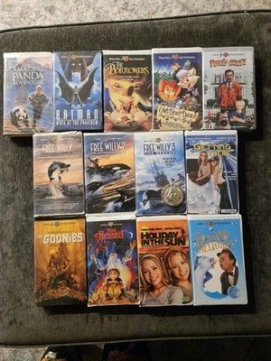 Lot of 24 VHS Warner Bros. Kids Family Movies See Description  - Image 1 of 4