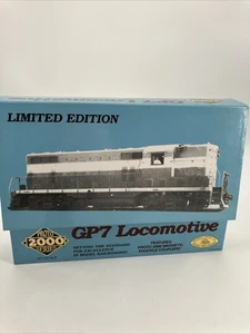 Locomotora diésel Proto 2000 23594 escala HO Northern Pacific GP-7 #555 - Imagen 1 de 13