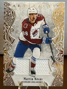 2025-26 Upper Deck Artifacts Martin Necas #36 Gold Material /299 Avalanche - Bild 1 von 2