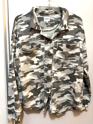 Kensie Jeans Camouflage Button Up Jacket Distressed Hem Size M 100% Cotton - Image 1 of 4