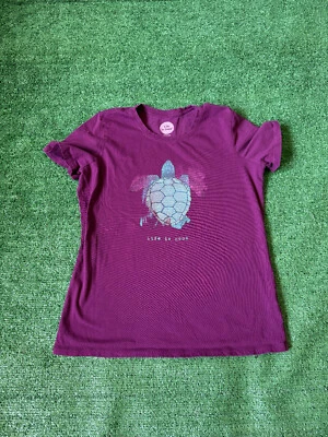 Camisa Life Is Good Mujer M Púrpura Tortuga Calce Clásico Camiseta Lindo Logo DEFECTOS Foto 1 de 4