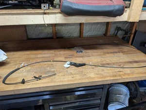 04-06 GTO Hood Latch Release Cable Wire Lever +Hardware 2.8k Miles GM OEM - Bild 1 von 6