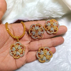 Bollywood Ethnic Wedding Party Exquisite Floral Pendant Set with Matching Ring - Picture 1 of 16