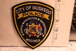 police patch  MUSKEGO POLICE WISCONSIN - Picture 1 of 1