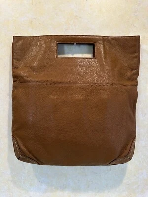 BOLSO DE MANO SIGRID OLSEN CUERO SUAVE COLOR CARMELO USADO EN EXCELENTE ESTADO ÚNICO 40 Foto 1 de 4