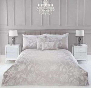 Julian Charles Duvet Set - Picture 1 of 10