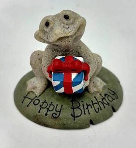 2004 Quarry Critters Frog Figurine “Happy Birthday” 45343 Second Nature Design - Picture 1 of 8