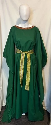 Medieval Green Renaissance Faire Dress – Fairycore LARP Cosplay Gown  (Size S/M) - Image 1 of 4