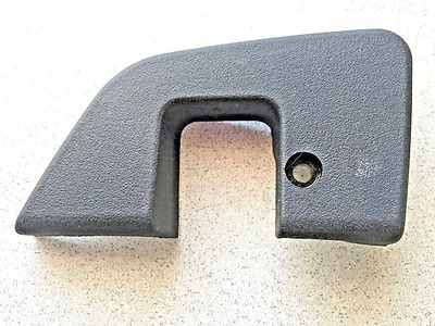 Mercedes-Benz C230 C280 W202 1997-2000 ~ moldura de cerradura de puerta trasera izquierda ~ OEM Foto 1 de 3