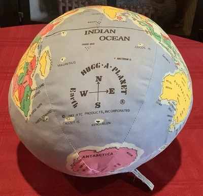 1983 Hugg-A-Planet Earth*Globo de Pelúcia com União Soviética - Imagem 1 de 4