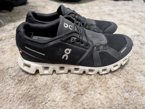 Women's On Cloud 5 Swiss Engeniering Size 8 Black Running Shoes - Picture 1 of 7