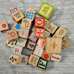 39 Vintage Assorted Alphabet Wooden Blocks Letters Disney Mickey & friends - Picture 1 of 12