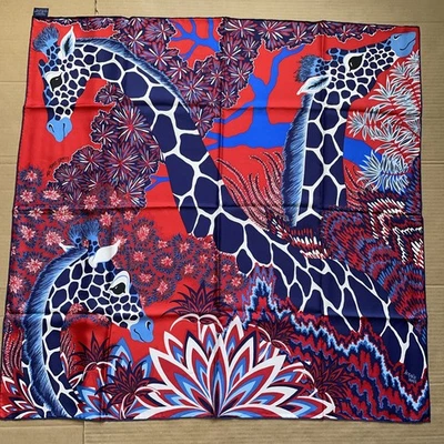 Hermes Bufanda Seda Carre 90 Las Tres Gracias Azul Rojo Blanco Foto 1 de 4