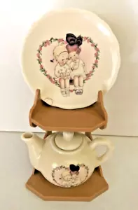 Vintage Memories of Yesterday Miniature Plate and Kettle on Stand Enesco - Picture 1 of 12
