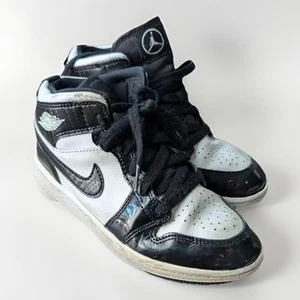Air Jordan 1 Mid Youth Boys 2 Black White Carbon Fiber DD2194001 Shoes Nike Hi - Picture 1 of 14