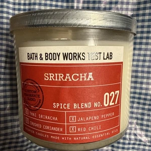 Bath & Body Works TEST LAB 3-Wick Vela Perfumada Fragancia SRIRACHA  - Imagen 1 de 1