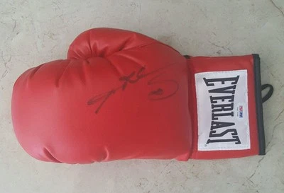 SUGAR RAY LEONARD Autographed Red Everlast Boxing Glove. PSA - Image 1 of 3