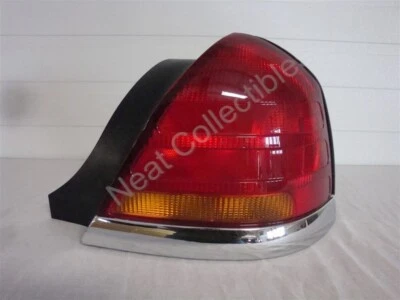 Nuevo de Lote Antiguo Original Ford Crown Victoria Lámpara Trasera Luz Servicio de Policía Kit 1999-2006 Derecha Foto 1 de 4