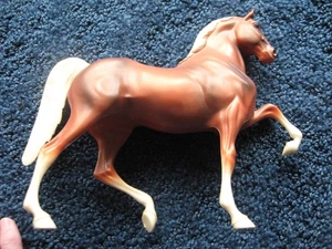 Cavallo Hartland - 8" alto - plastica - rampante? - Foto 1 di 3