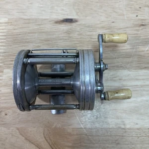 South Bend Super Level Winding Anti- Back Lash Reel No.1300A Right Hand - Picture 1 of 6