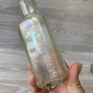 Vintage ANTIQUE HIRES HOUSEHOLD EXTRACT glass BOTTLE CHARLES E HIRES CO 4 1/2” - Picture 1 of 6