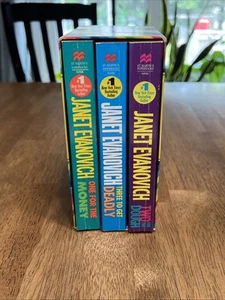 3 x Stephanie Plum Series 1-3 Box Set Janet Evanovich One For the Money PB - Picture 1 of 7