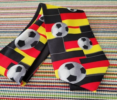 Corbata para hombre Ralph Martin balones de fútbol y banderas alemanas vintage 1998 - nueva Foto 1 de 4