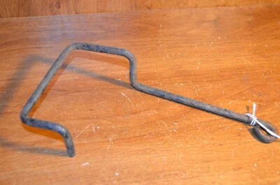 AYP Craftsman poulan  Model Lawn Tractor Belt Keeper 154778 531151001 532154778 - Image 1 of 2