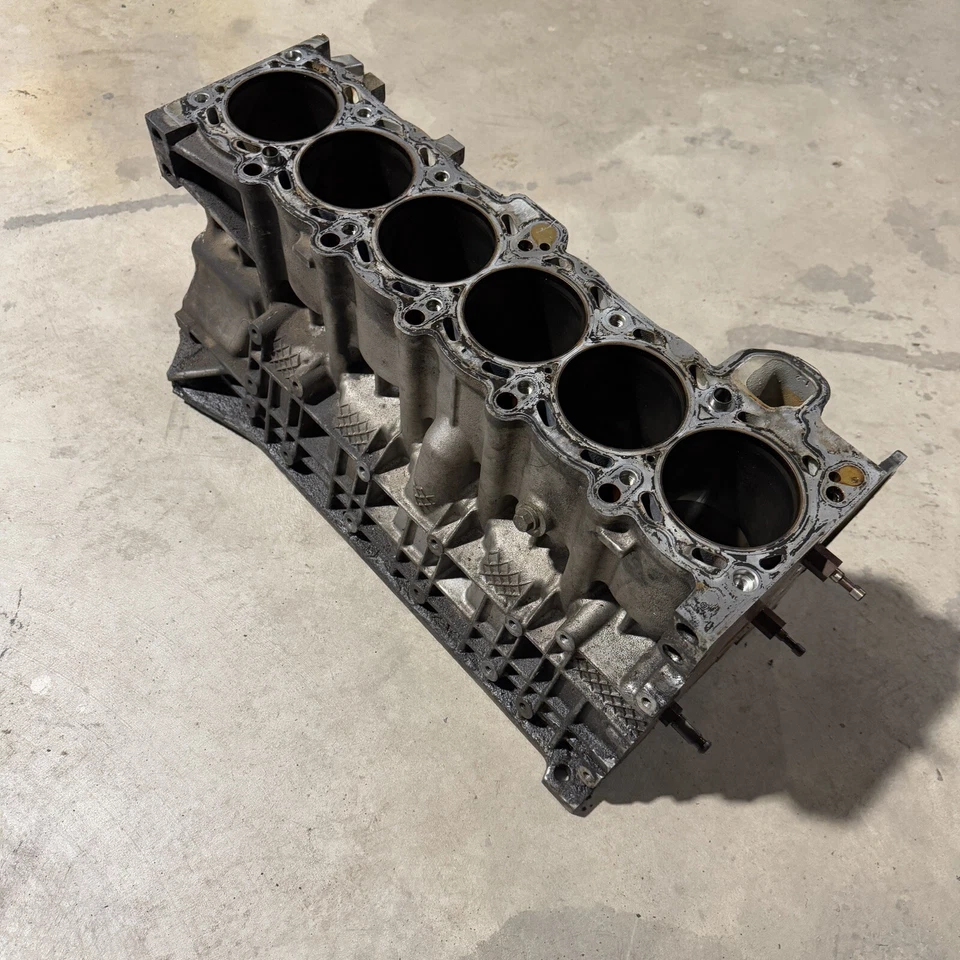 01-06 BMW E46 E39 M54B30 Desnudo 3.0L Bloque Motor M54 330i E60 E85 E83 E53 Foto 1 de 4
