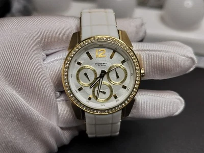 FOSSIL BQ 9358 BANDA DE SILICONA DORADA Y BLANCA BISEL DE CRISTAL DE SWAROVSKI Y BATERÍA NUEVA Foto 1 de 4