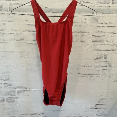 Traje de baño Speedo para mujer rojo cuello cuadrado de una pieza 26 Foto 1 de 4
