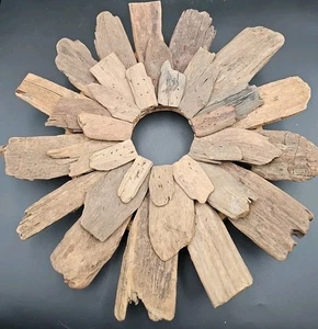 Wooden Wreath - Picture 1 of 3