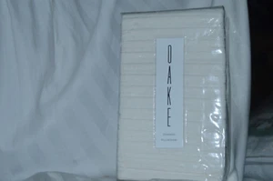 Oake Byron White Standard Pillowsham NIP - Picture 1 of 4