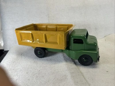 1950's STRUCTO HYDRAULIC DUMP TRUCK✨️CLEAN✨️LEVER ACTIVATED BED 🇺🇸USA Made🇺🇸 - Image 1 of 4