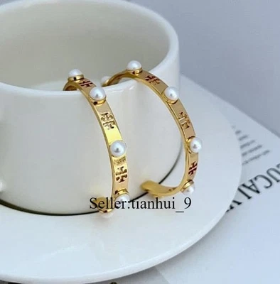 ¡Nuevo! Aro de perlas y logotipo Tory con bolsa de joyería tamaño: 5,4 * 5,4 cm Foto 1 de 4