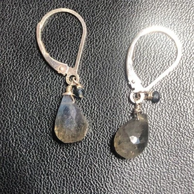 8848 Pendientes colgantes de ley 925 labradorita facetada briolette con cierre de palanca Foto 1 de 2
