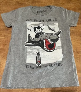Big boys Studio Tour Graphic Cat/Shark Tee Fly From Above Design, Sz. M (10-12) - Picture 1 of 2