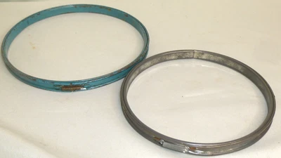 Lot 2 Vintage Embroidery Hoops Round Metal Cork Lined Spring Tension 6 & 7" Blue - Image 1 of 4