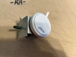 134422700 Washer Pressure Switch Water Level 10/2/2025 - Picture 1 of 4