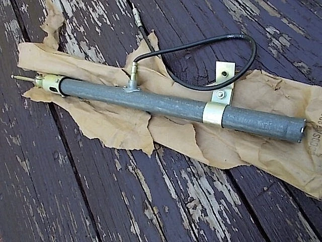 Nuevo de Lote Antiguo Original Ford 1969 Thunderbird T-Bird Antena de Radio EDC9SA18886 A Foto 1 de 3